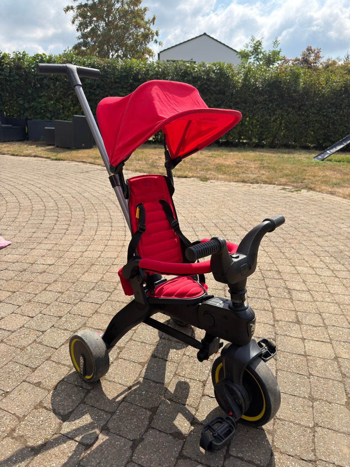 Doona Liki Red Flame Driewieler, Fietsen en Brommers, Ophalen, Zo goed als nieuw