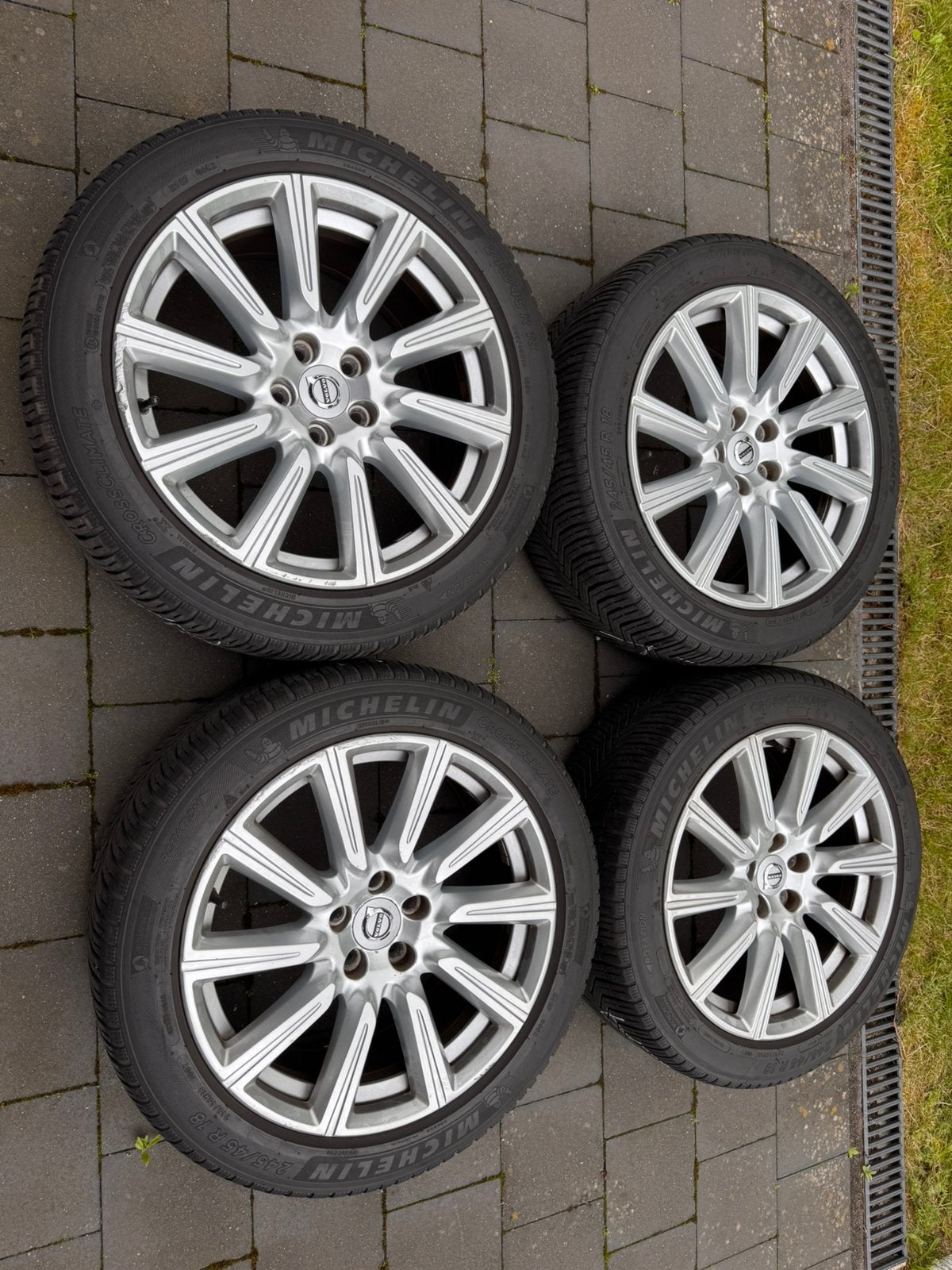 Volvo S90/V90 245 45 18, Auto-onderdelen, Banden en Velgen, Banden en Velgen, All Season, 18 inch, 245 mm, Personenwagen, Gebruikt