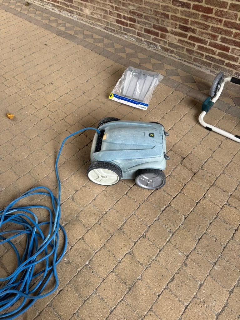 aspirateur de piscine, nouvelle brosse et filtre supplémenta, Jardin & Terrasse, Enlèvement ou Envoi, Comme neuf, Autres types