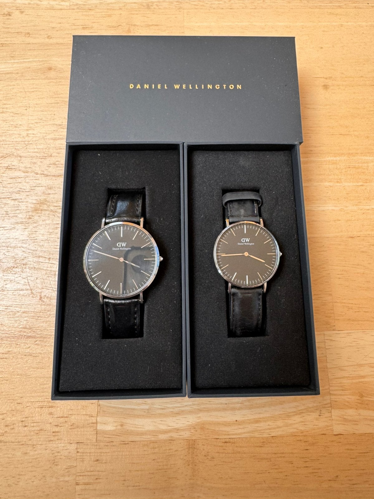 Daniel Wellington black watch, Overige materialen, Leer, Polshorloge, Zo goed als nieuw