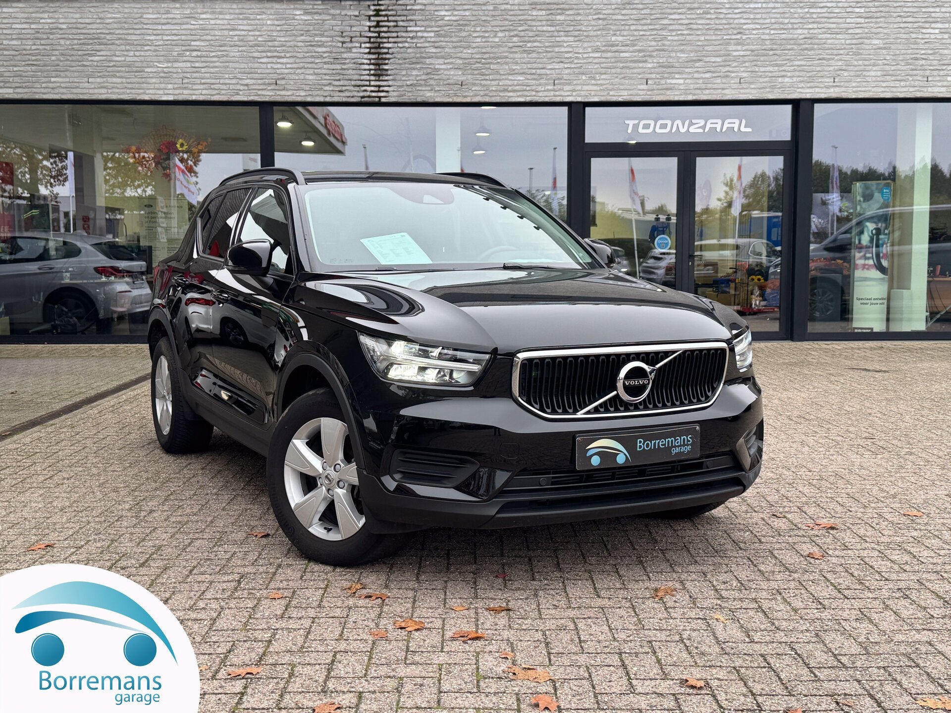 Volvo XC 40 1.5 Benzine ESSENTIAL | Navigatie | Apple CarPl, Autos, 0 kg, Euro 6, Entreprise, Ordinateur de bord