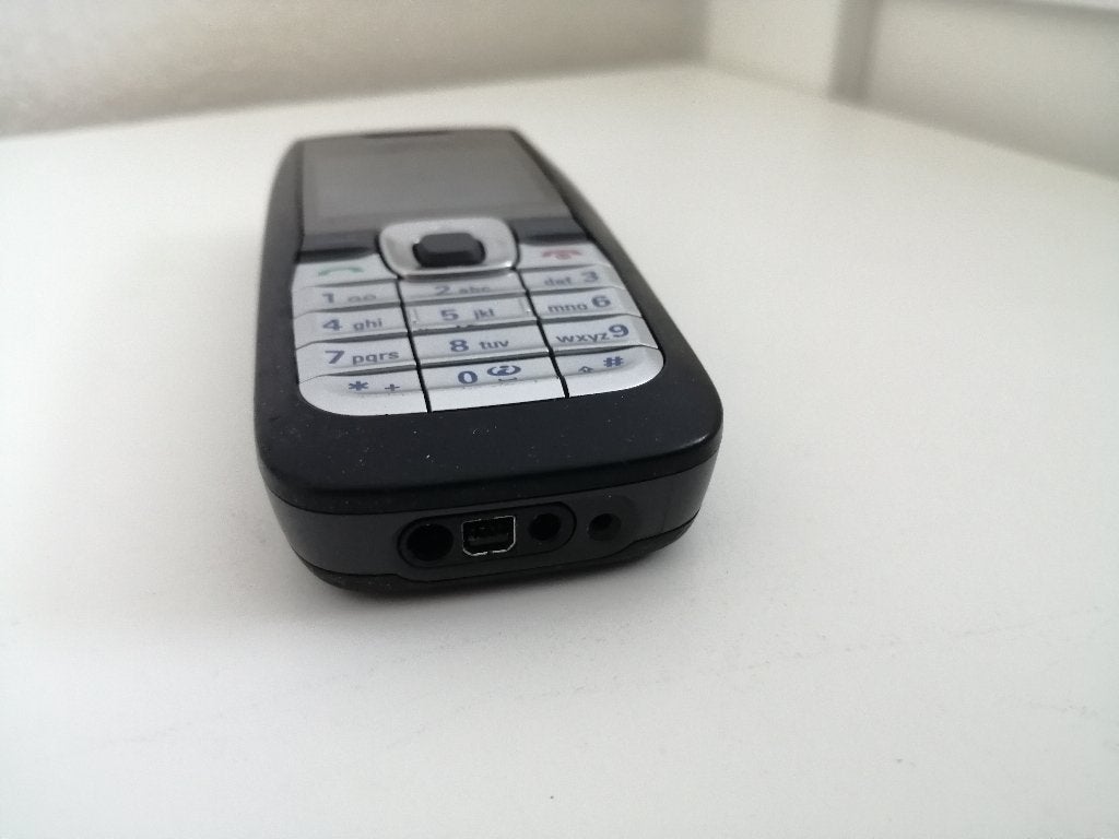 MOET NU WEG!!! KLASSIEKE ROBUUSTE NOKIA 2600 DUMBPHONE GSM, Telecommunicatie, Gebruikt, Verzenden, Geen camera, Klassiek of Candybar