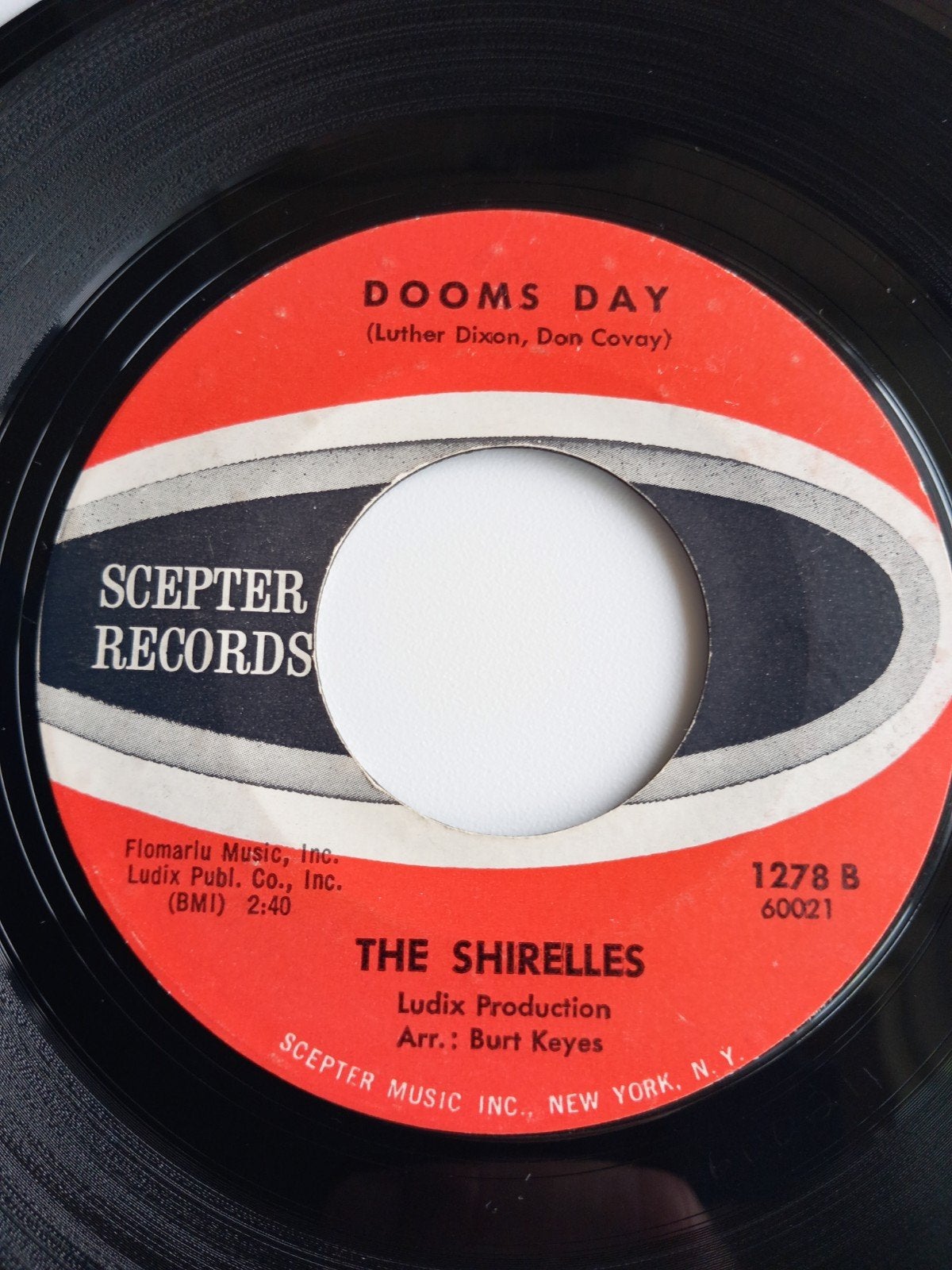 THE SHIRELLES. DOOMS DAY. 60s USA 45T, Cd's en Dvd's, Ophalen of Verzenden