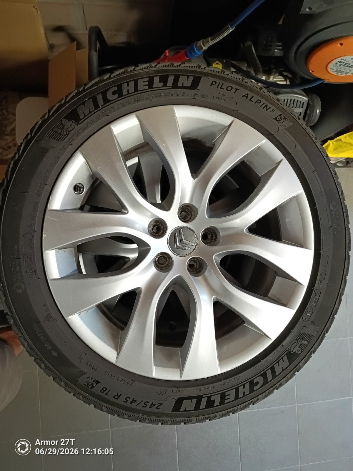 Pneus d'hiver Michelin avec jante, Autos : Pièces & Accessoires, Pneus & Jantes, Enlèvement, Pneus hiver, Jante(s)
