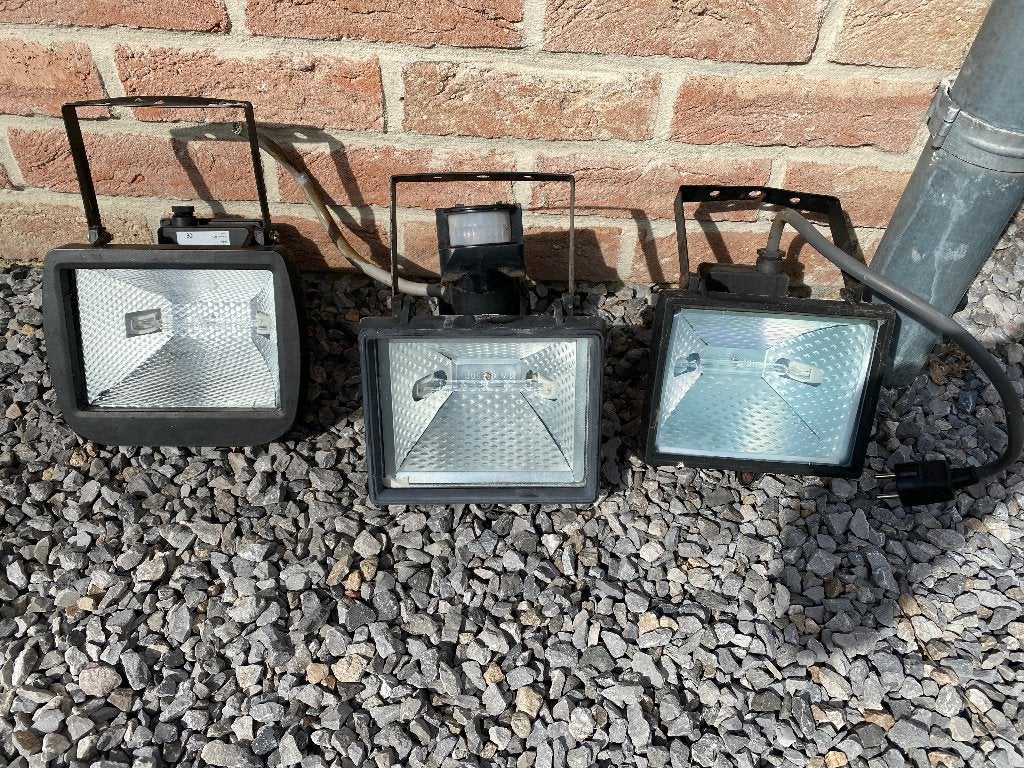 Lot de 3 Projecteurs Halogènes Extérieur Noir Aluminium, Enlèvement, Utilisé, 500 watts ou plus, Lampe avec luminaire