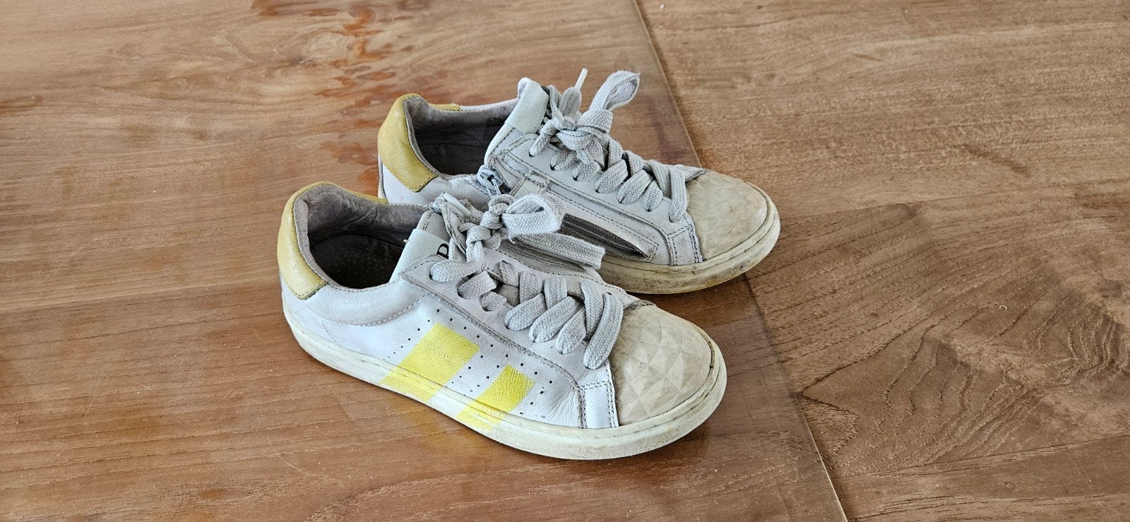 kinderschoenen, Enlèvement, Utilisé