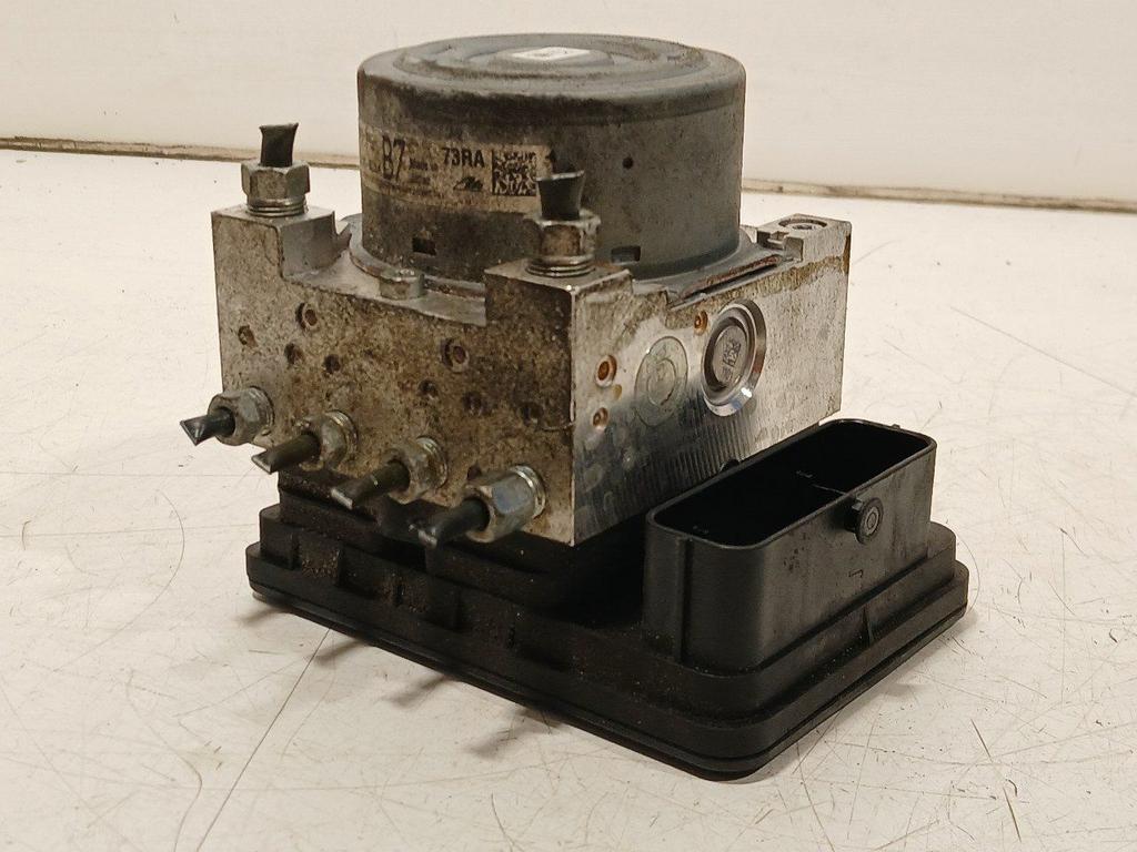 Abs pomp Suzuki Swift, Auto-onderdelen, Remmen en Aandrijving, Suzuki, Gebruikt, Herkomst onderdeel bekend, 12 maanden garantie