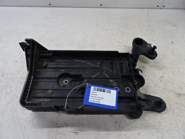 ACCUHOUDER Audi A3 Limousine (8VS / 8VM) (01-2013/10-2020), Gebruikt, Audi