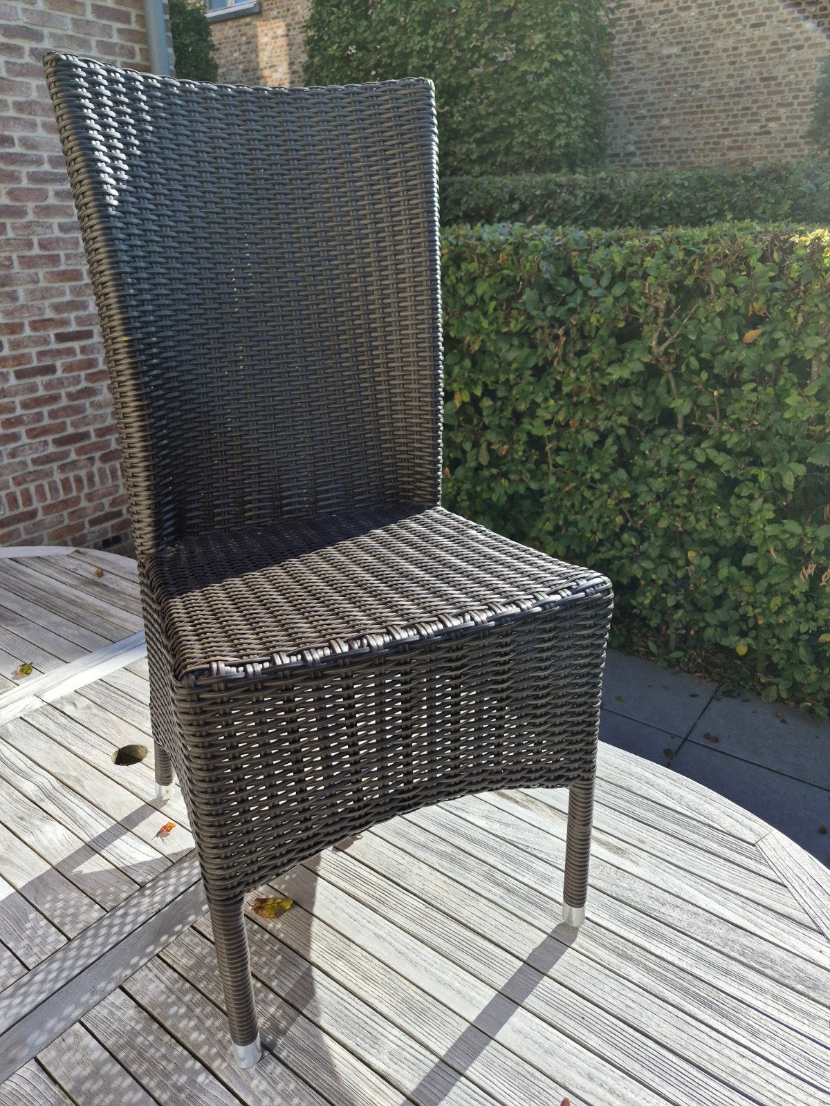 4 mooie stoelen ( wicker & aluminium), Ophalen, Zo goed als nieuw
