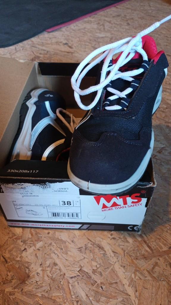 Chaussures de sécurité mt 38 New MTS, Enlèvement, Neuf
