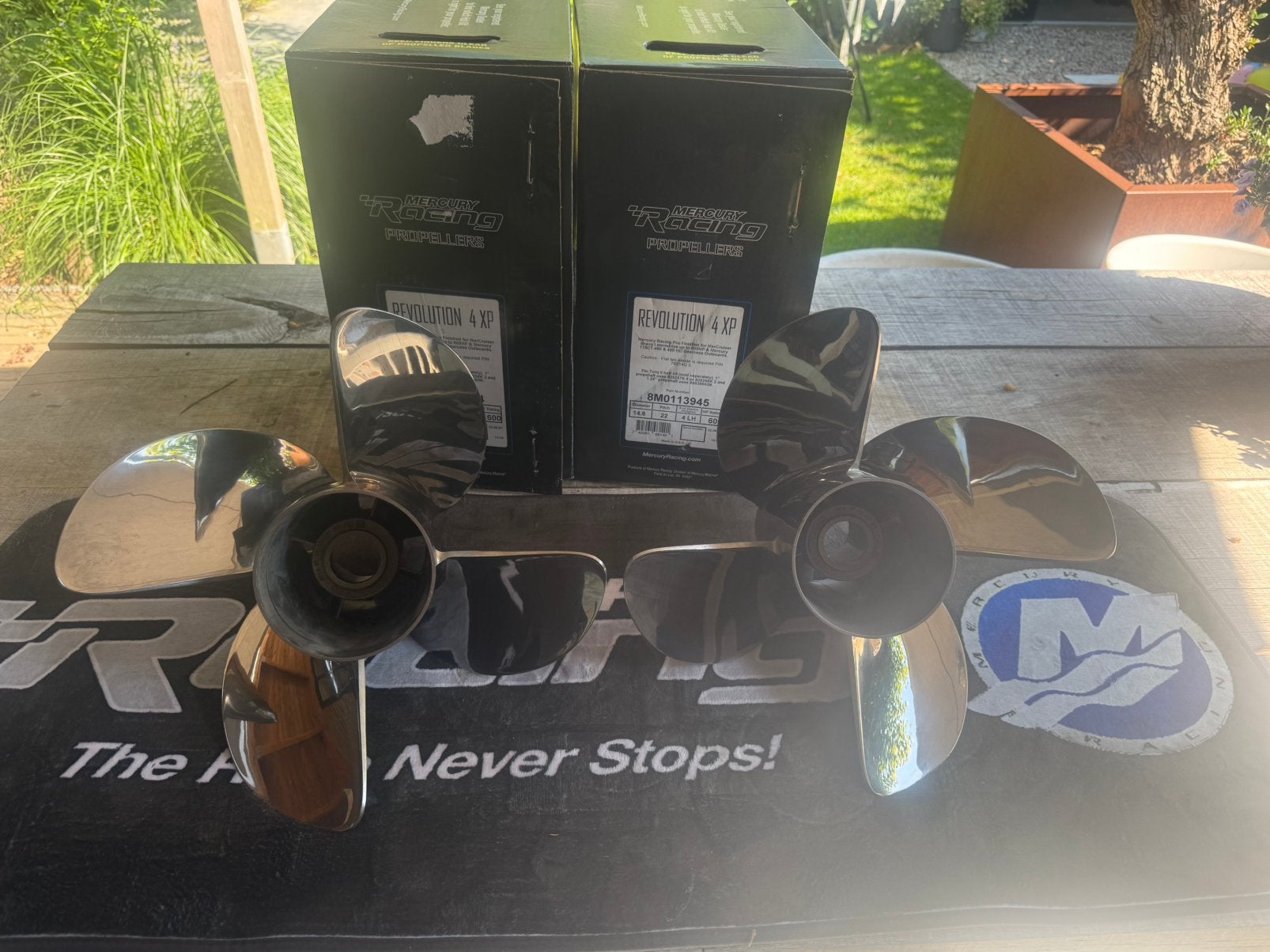 Mercury racing Revolution 4 XP 22P set links en rechts, Ophalen of Verzenden, Nieuw