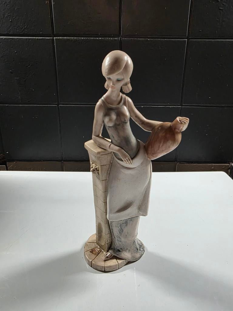 Beeld in kunsthars., Verzamelen, Beelden en Beeldjes, Ophalen of Verzenden