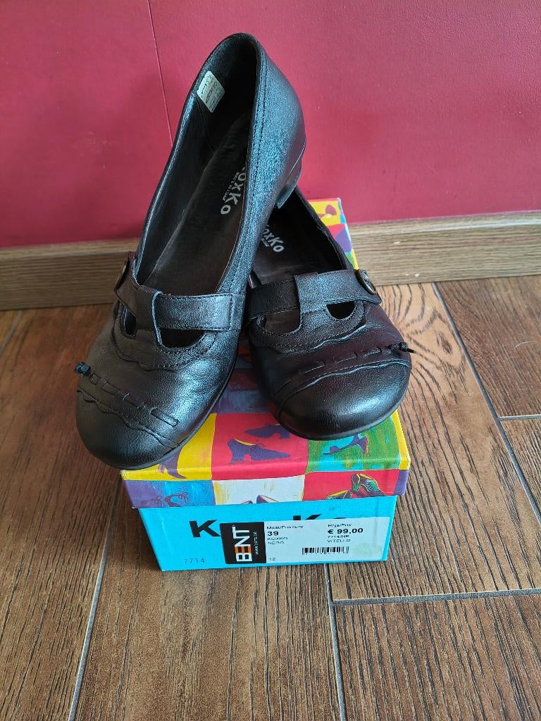 Koxko zwarte schoenen maat 39 - tailleert groot, Koxko, Schoenen met lage hakken, Zwart, Ophalen of Verzenden