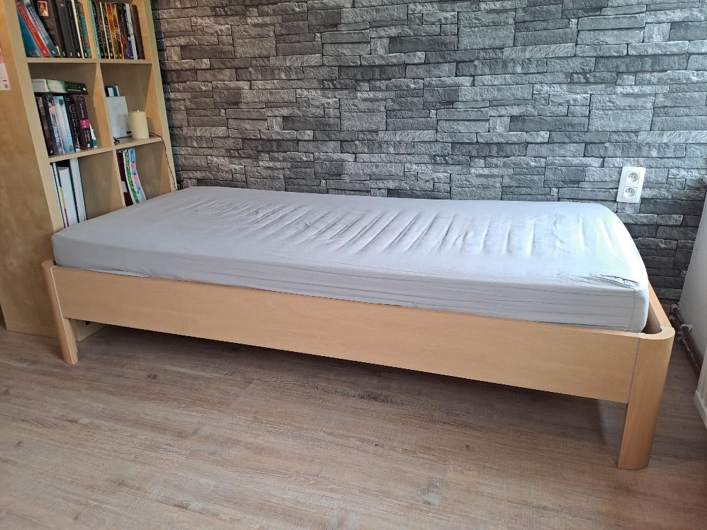 bed, Huis en Inrichting, Slaapkamer | Bedden, Ophalen, 90 cm, Bruin, Zo goed als nieuw