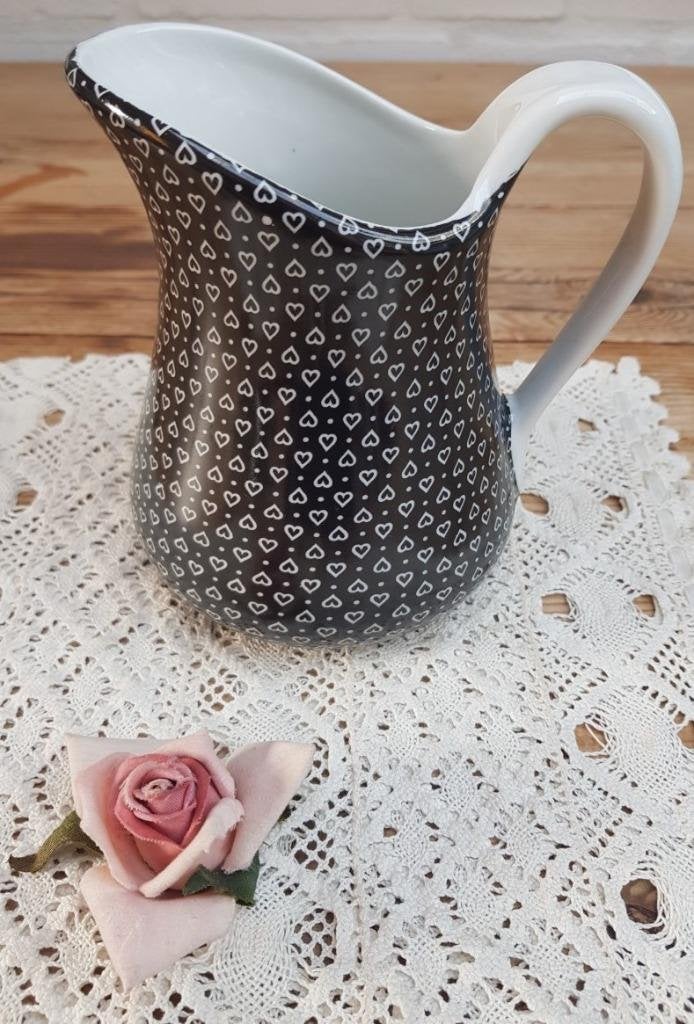 Franse waterkan met hartjes, zwart / wit, -, Utilisé, Autres types, Autres styles