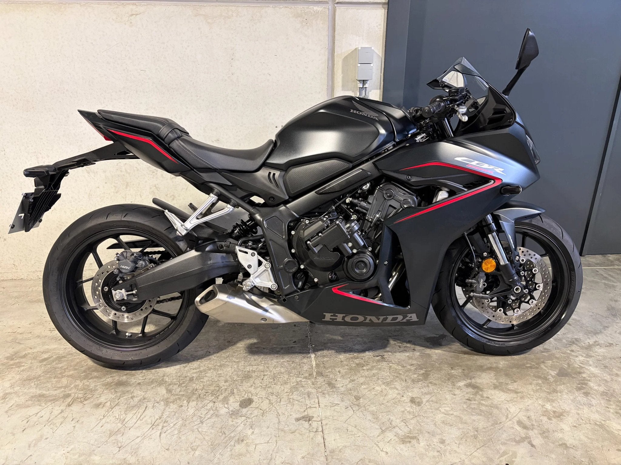 Honda CBR650R met e-clutch van 1ste eigenaar (bj 2025), Motoren, Super Sport, Meer dan 35 kW, Handgeschakeld, 650 cc