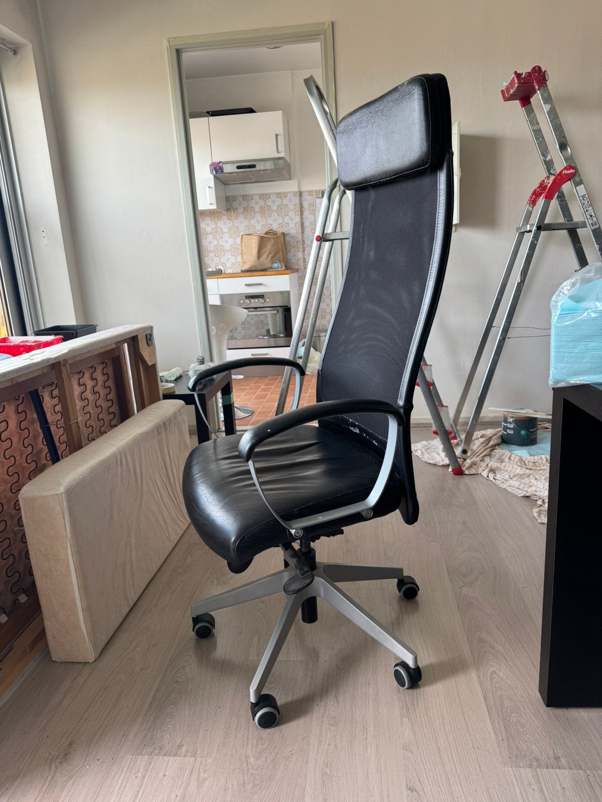 GRATIS Bureaustoel Ikea met gebruikssporen LEUVEN, Enlèvement, Utilisé, Chaise de bureau, Ergonomique