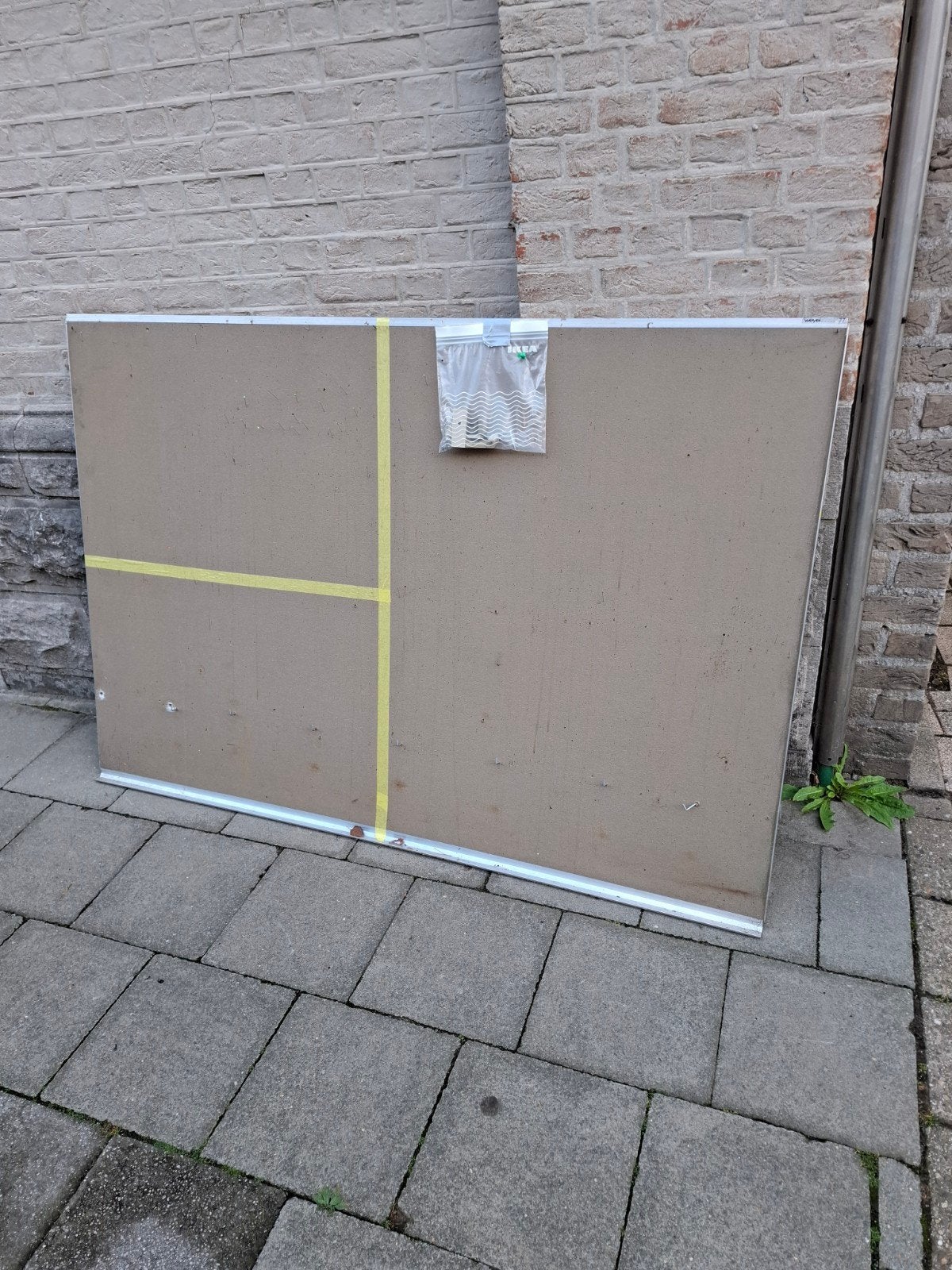 gratis prikbord, Enlèvement