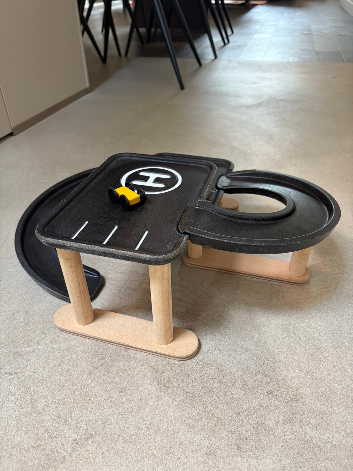 Race N Play autoracebaan van Plantoys, Kinderen en Baby's, Ophalen, Zo goed als nieuw, Handmatig, Racebaan