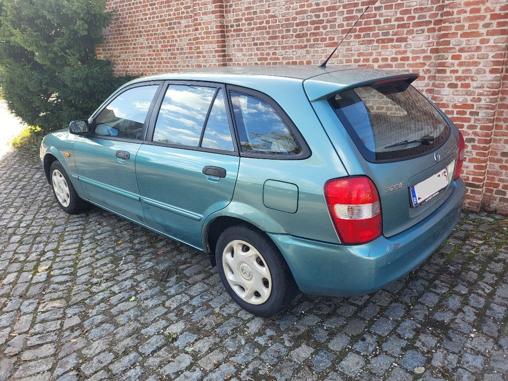 Mazda 323 1300cc Benzine Gekeurd Voor Verkoop, Auto's, Voorwielaandrijving, Elektrische ramen, 4 cilinders, 5 deurs