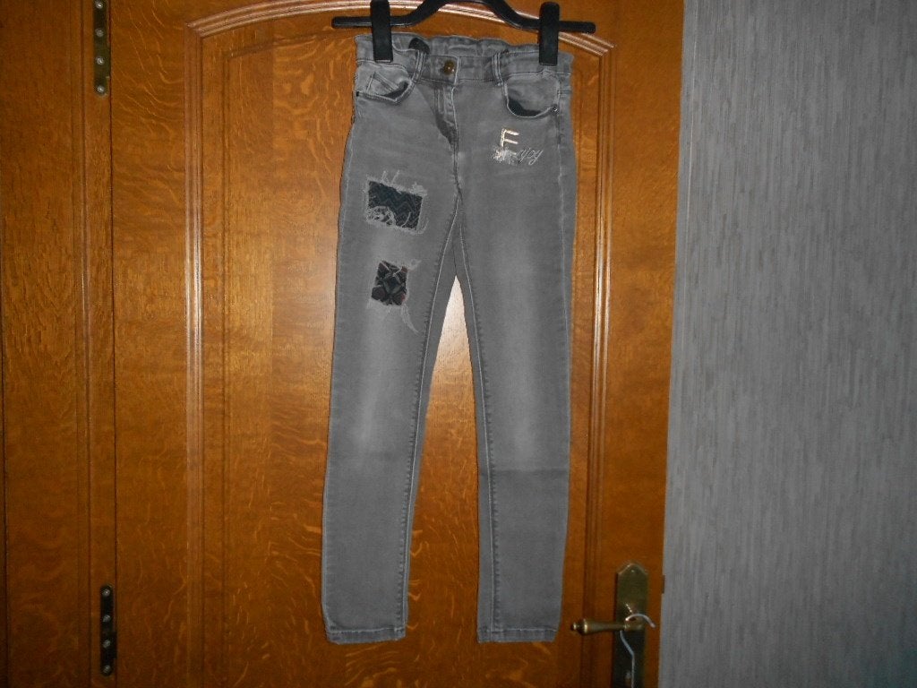 grijze jeansbroek TAO mt 134, Kinderen en Baby's, Broek, Gebruikt, Meisje, Tape à l´oeil - Tao