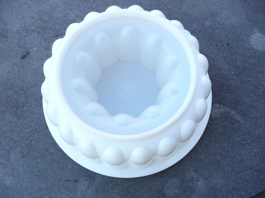 NIEUWE Tupperware tulbandvorm 1,5 l (vliegende schotel), Maison & Meubles, Cuisine| Tupperware, Neuf, Autres types, Blanc, Enlèvement ou Envoi