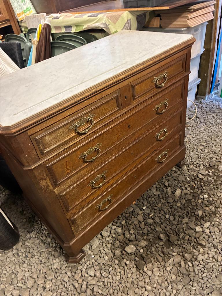 Buffet ancien, Enlèvement