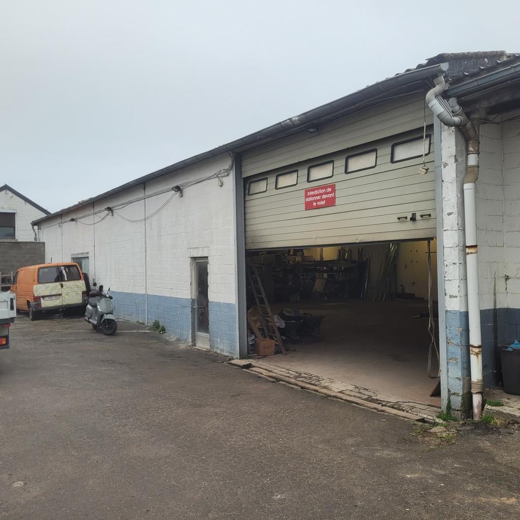Dépôt 150m2 à louer Herstal, Articles professionnels