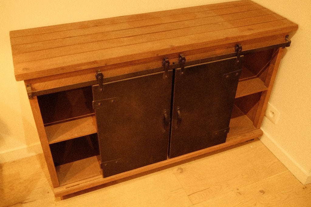Industrieel dressoir met schuifdeuren, lade en wijnrek, Gebruikt, 100 tot 150 cm, Industrieel, 25 tot 50 cm