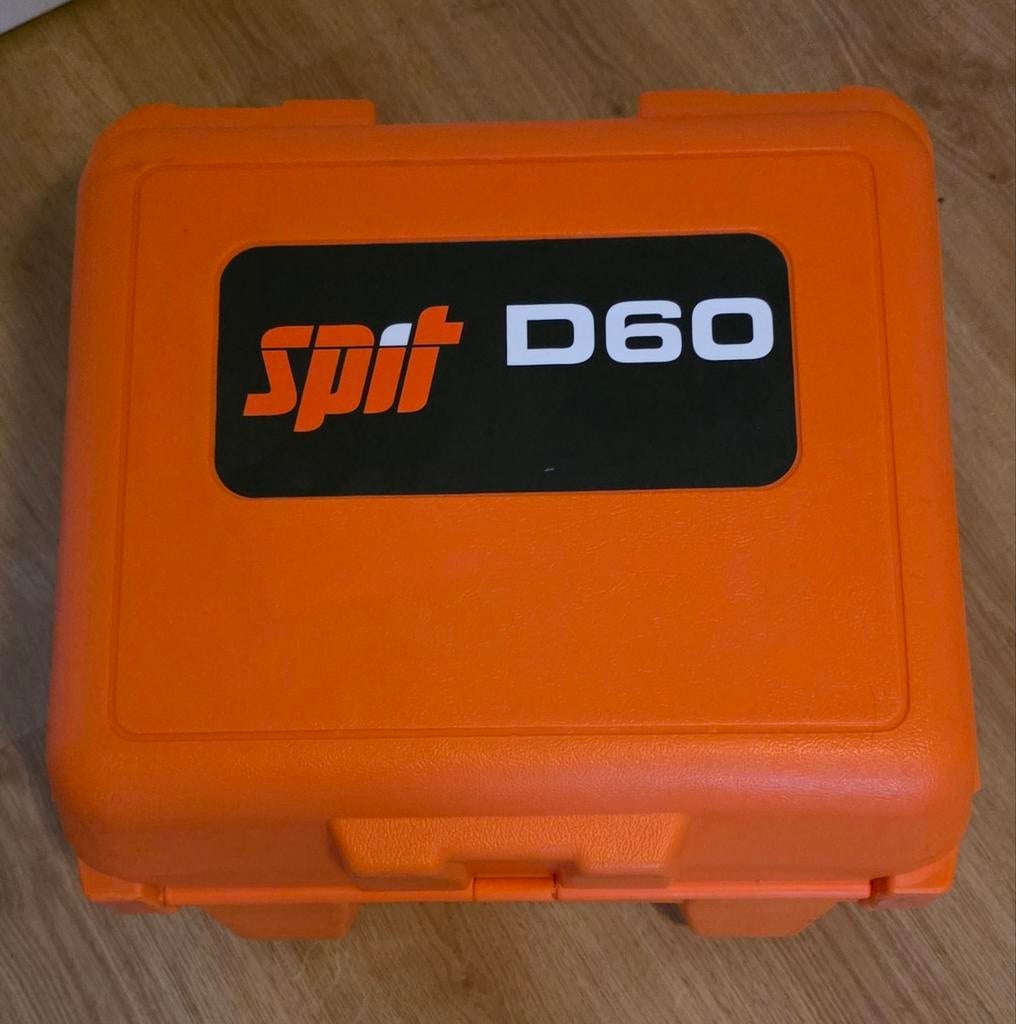 Spit D60 sleuvensljjper ( nieuw), Ophalen
