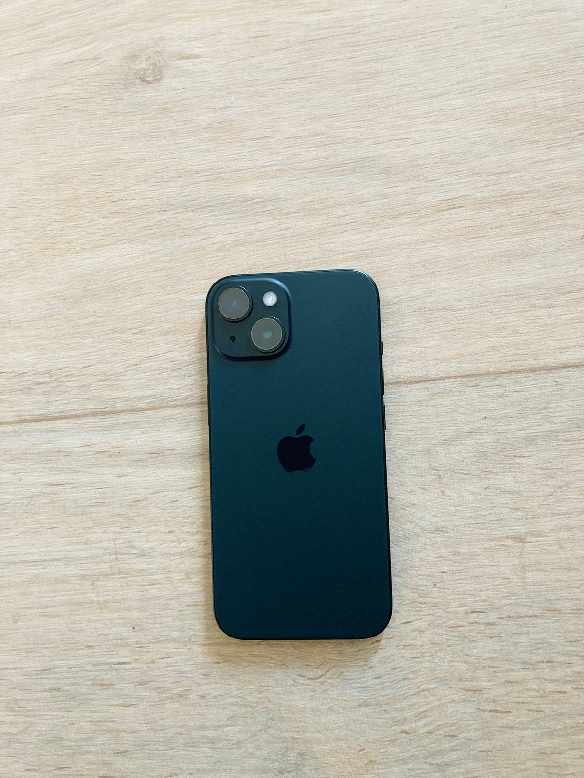 Iphone 15 état très propre, Telecommunicatie, Mobiele telefoons | Apple iPhone, Ophalen, 128 GB, IPhone 15, Zwart