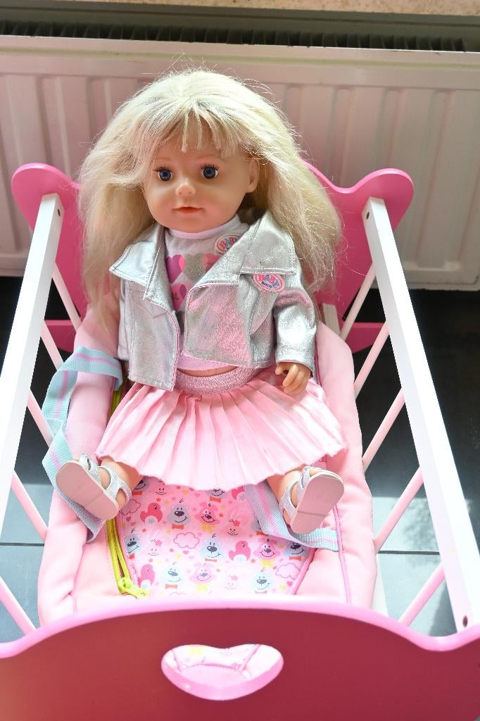 BabyBorn pop, kledij, slaapzak, wieg, kast & accessoires, Kinderen en Baby's, Speelgoed | Poppen, Ophalen, Zo goed als nieuw, Babypop