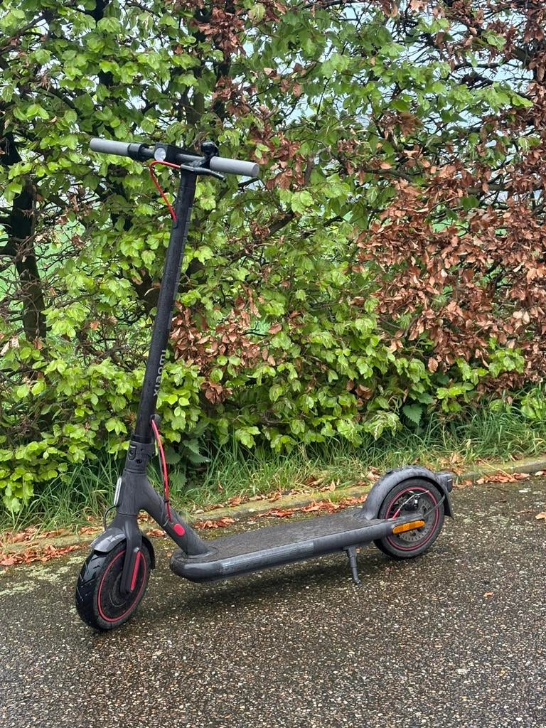 Elektrische step/ Xiaomi 4 pro /doos/oplader /20/25km peruur, Fietsen en Brommers, Steps, Ophalen, Zo goed als nieuw, Elektrische step (E-scooter)