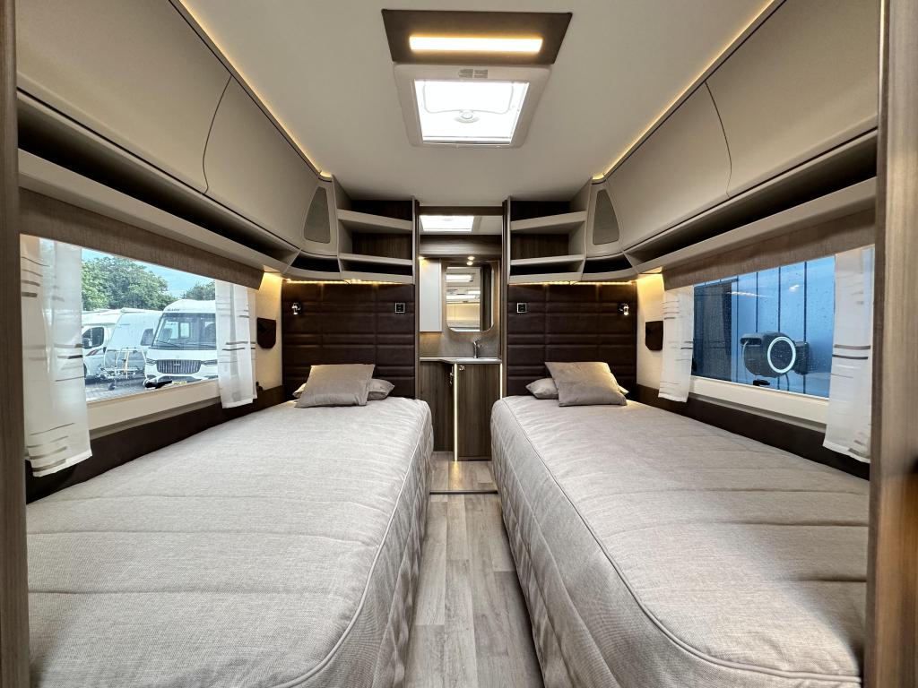 Kabe Imperial 630 TDL E2, Caravans en Kamperen, Rondzit, 7 tot 8 meter, Bedrijf, Tot en met 4
