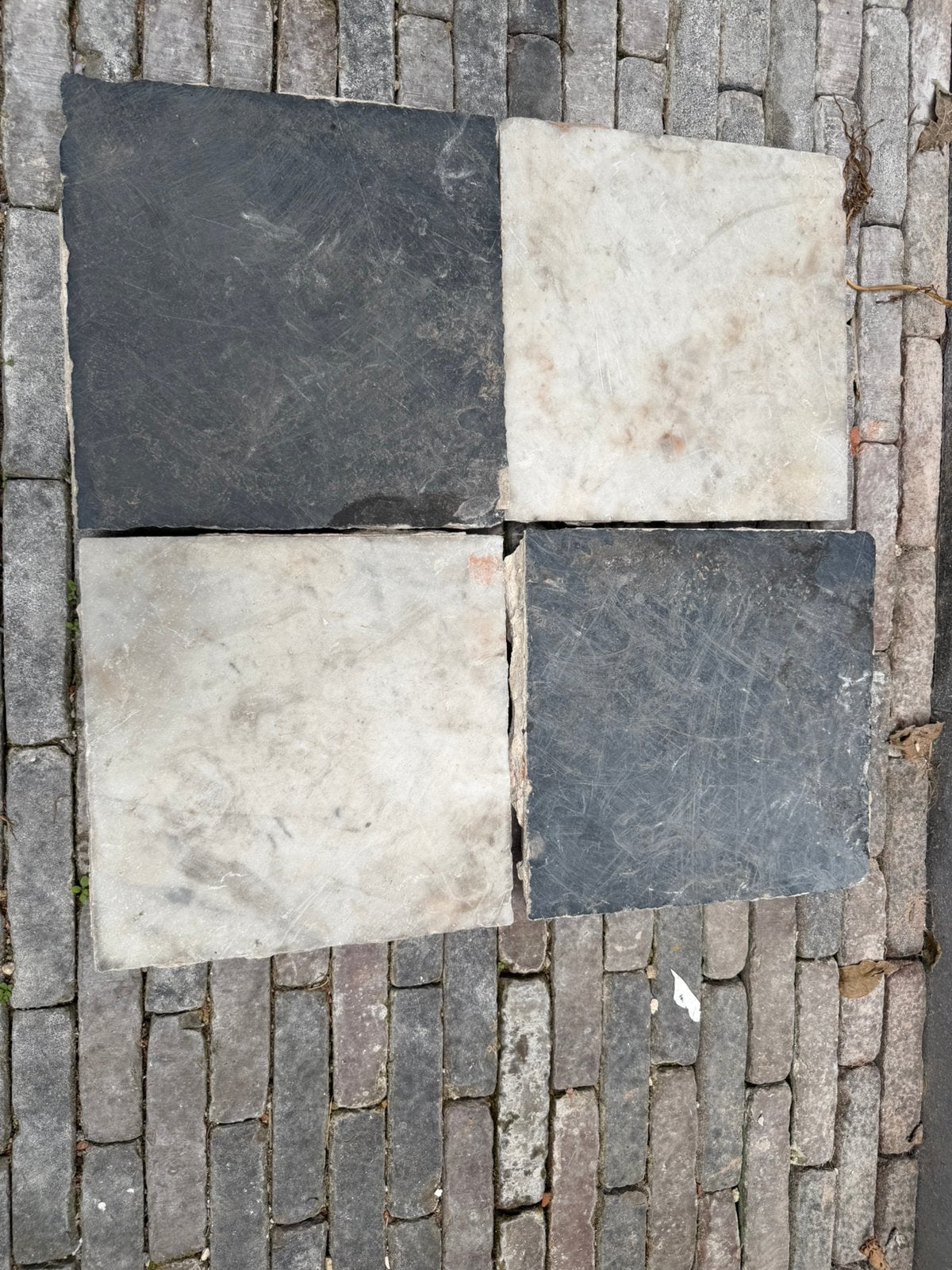 Antieke handgekapte marmeren schaakbordvloer, zwart wit, Ophalen, Zo goed als nieuw, Hardsteen, Vloertegels