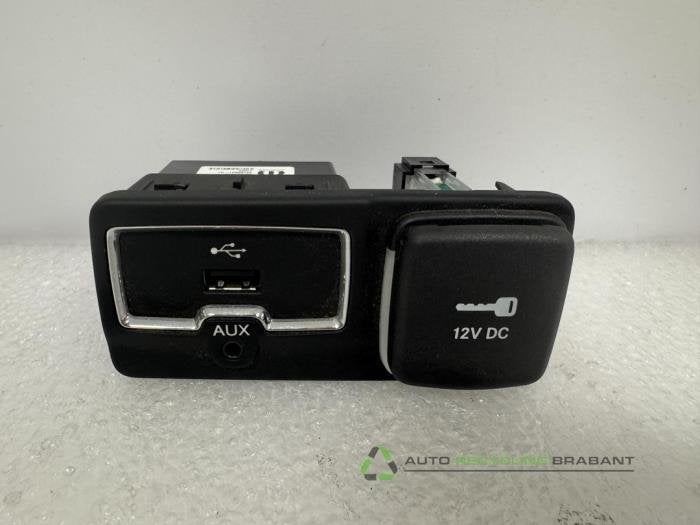 Connexion multimédia d'un Jeep Renegade, -, 3 mois de garantie, Utilisé, -