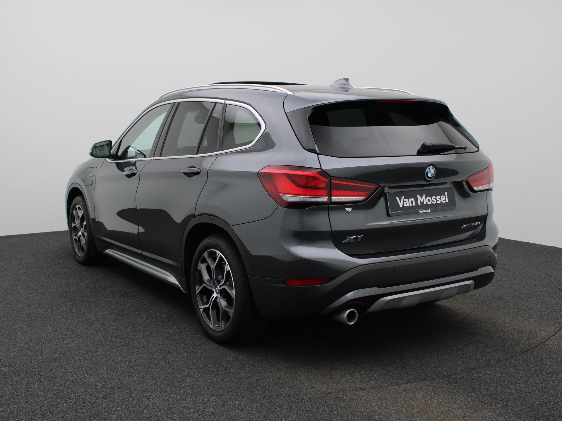 BMW X1 xDrive25e (162 kW), Auto's, BMW, Stof, Gebruikt, https://public.car-pass.be/vhr/6bc122c3-8a19-4f77-9f9b-12f56f287770, 1820 kg
