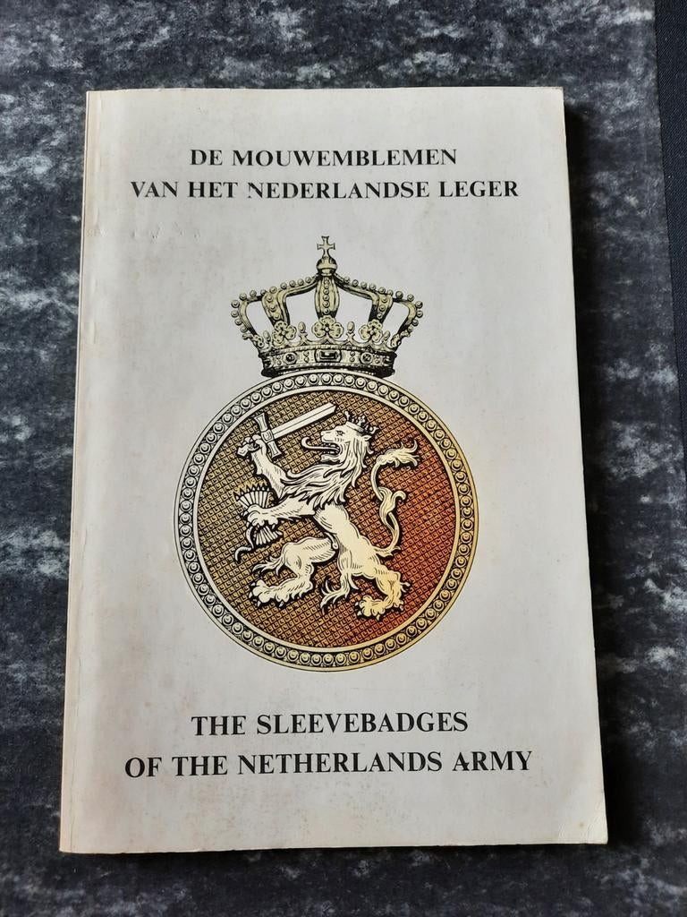 De Sleeverbadges van het Nederlandse leger, Boeken, Ophalen of Verzenden