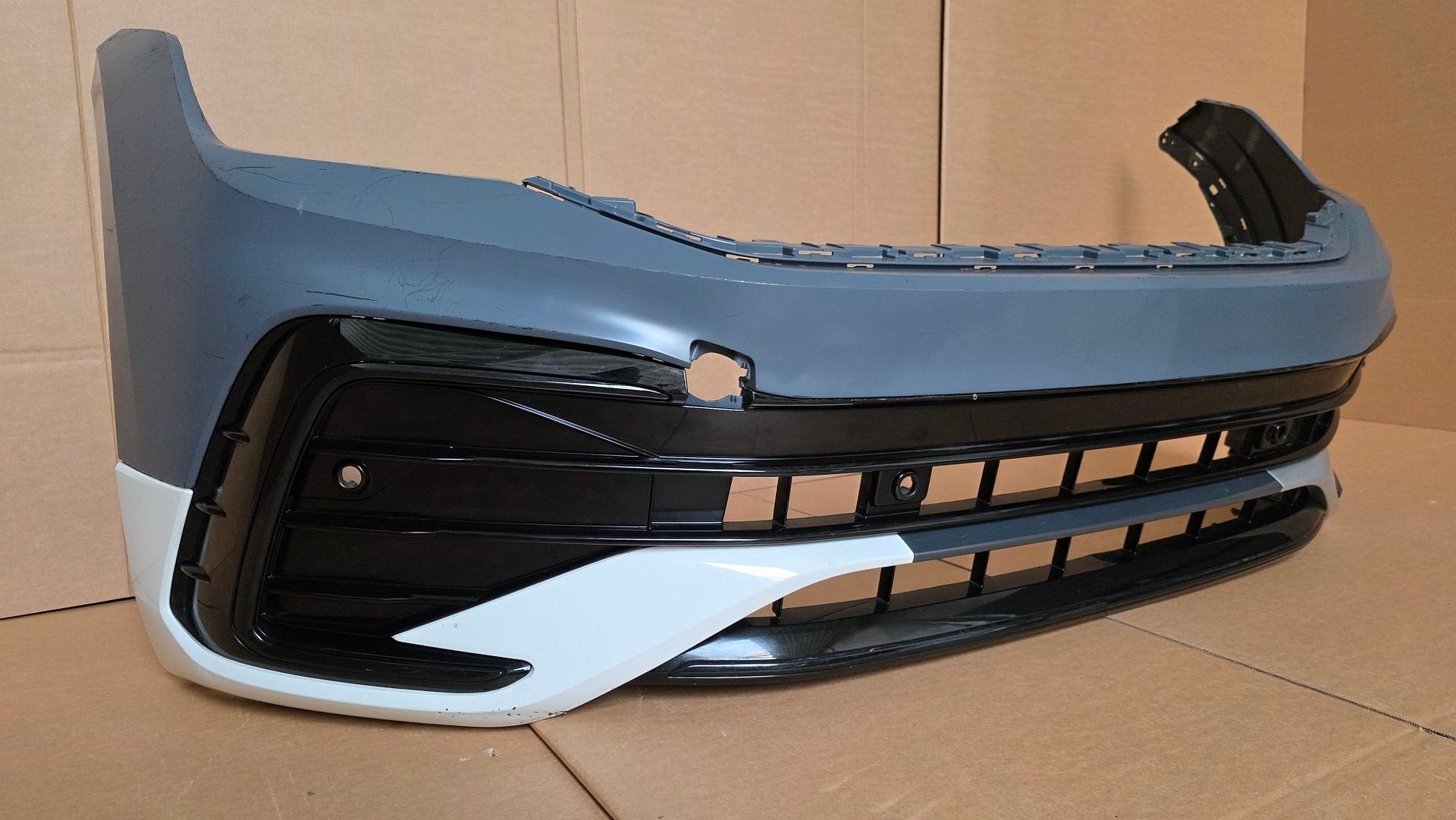 Voorbumper VW Tiguan 5NN ALLSPACE R-line Facelift VOLKSWAGEN, Gebruikt, -, Voor, Ophalen of Verzenden