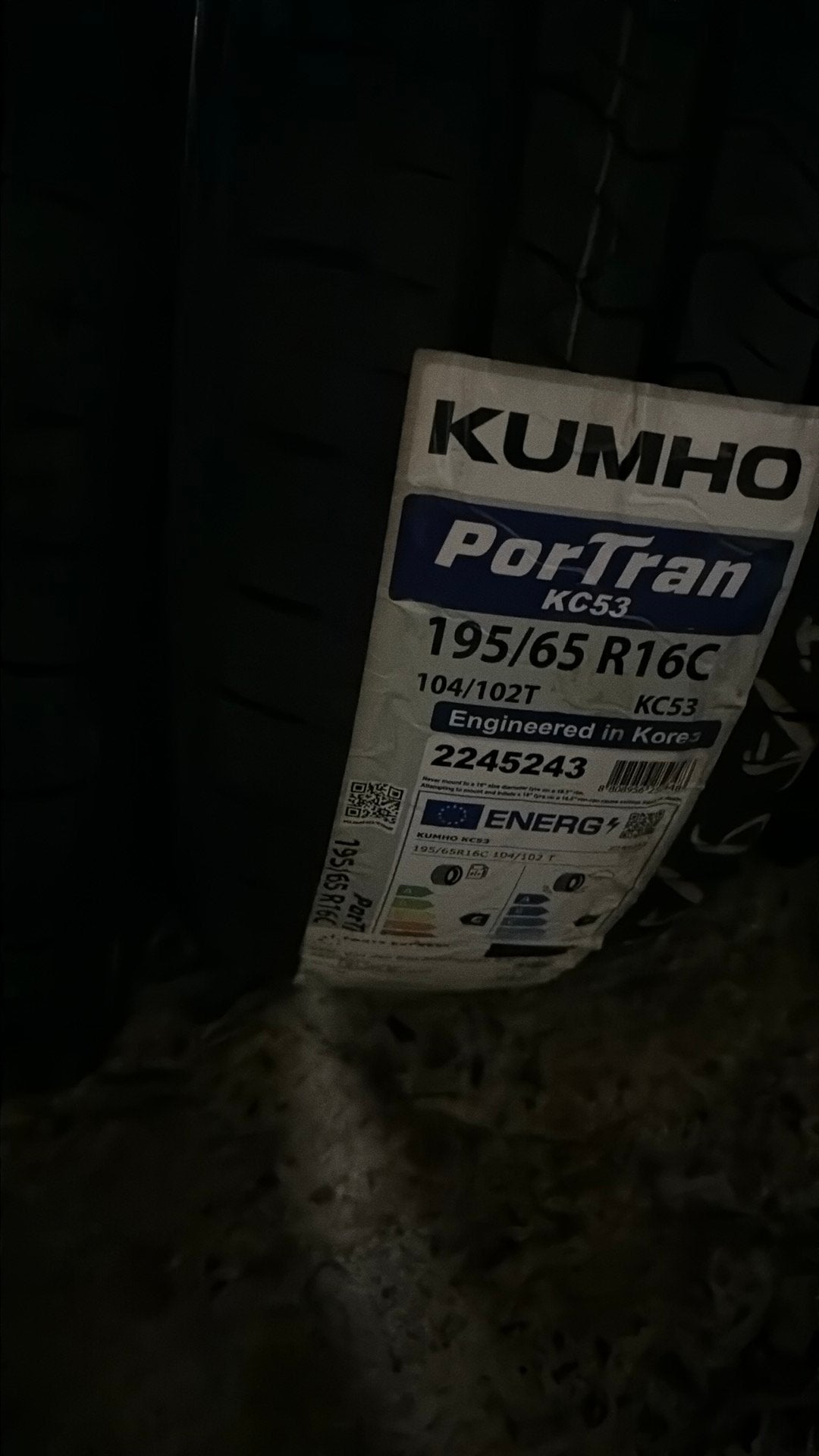 2 kumho banden, Bricolage & Construction, Peinture, Vernis & Laque, Enlèvement ou Envoi, Comme neuf