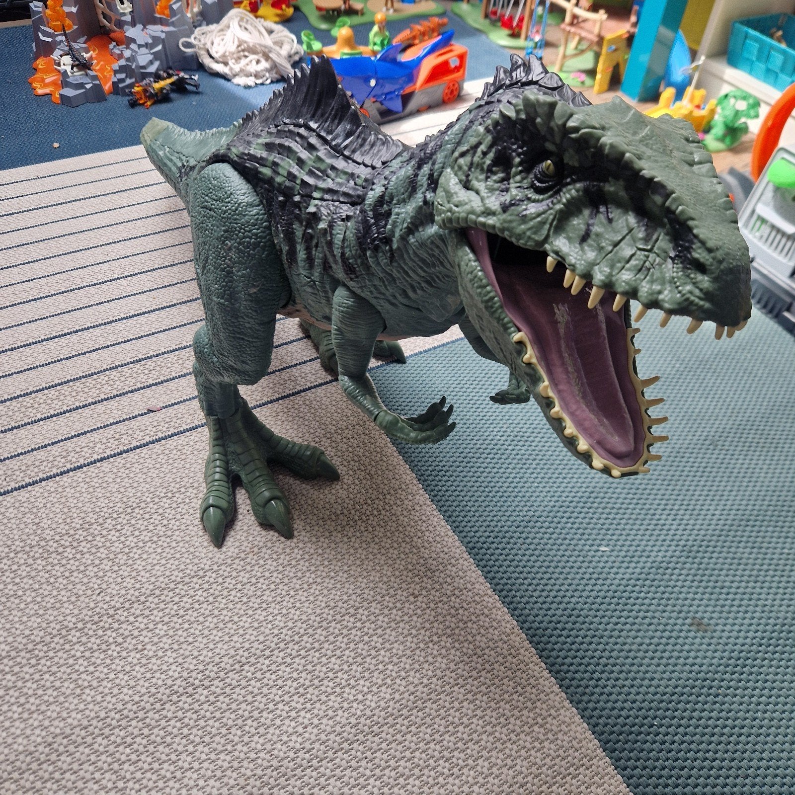 Grands dinosaures, Enlèvement