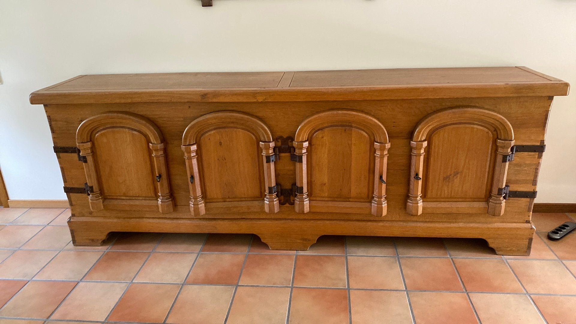 Voleiken dressoirkast, Maison & Meubles, Avec porte(s), 200 cm ou plus, Comme neuf, Enlèvement