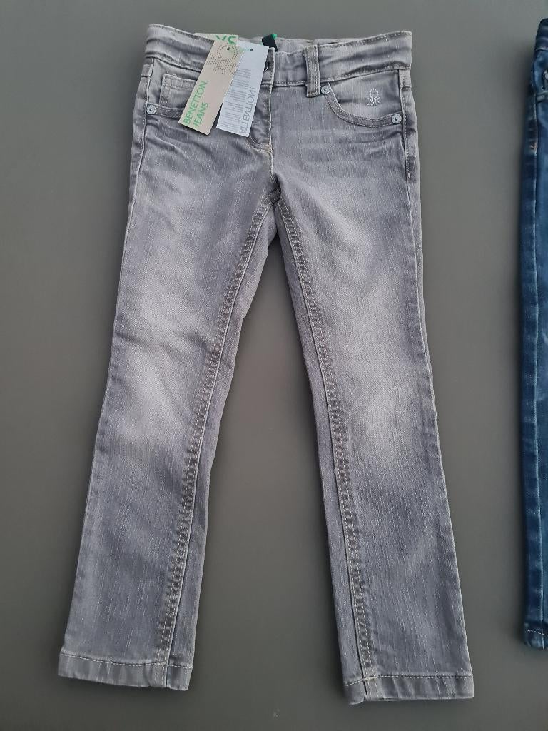 grijze jeans broek, Benetton, 110 NIEUW, Kinderen en Baby's, Kinderkleding | Maat 110, Ophalen, Zo goed als nieuw, Broek