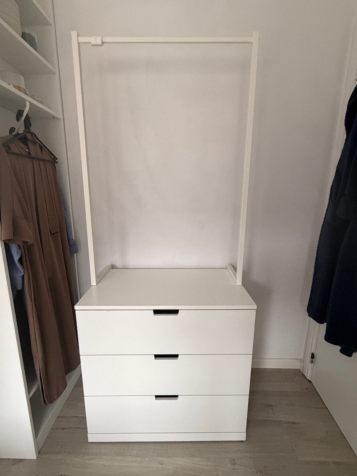 Ladekast Nordli met kledingroede, Ophalen, Gebruikt