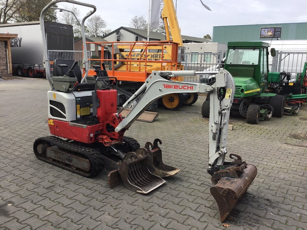 Takeuchi TB210, Zakelijke goederen, Ophalen, Graafmachine