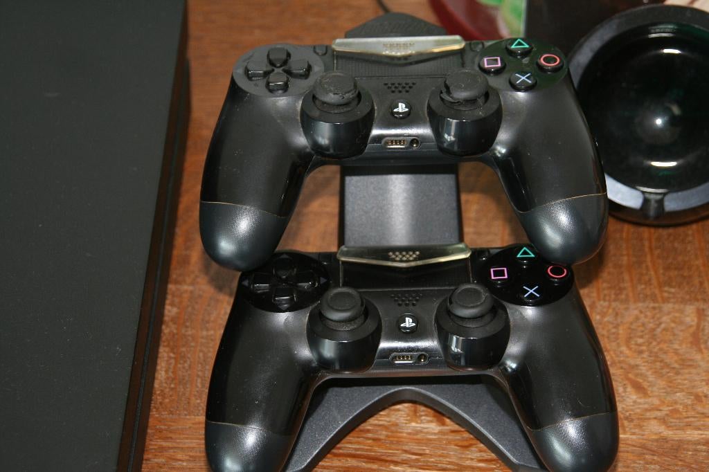 PlayStation 4, Games en Spelcomputers, Ophalen, Met games, Met 2 controllers, Zo goed als nieuw