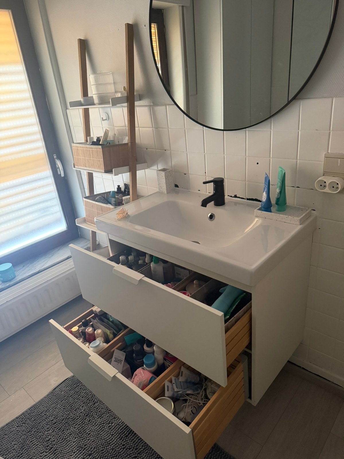 Meuble de salle de bain avec vasque et robinet, Maison & Meubles, Salle de bain | Meubles de Salle de bain, Enlèvement, Comme neuf