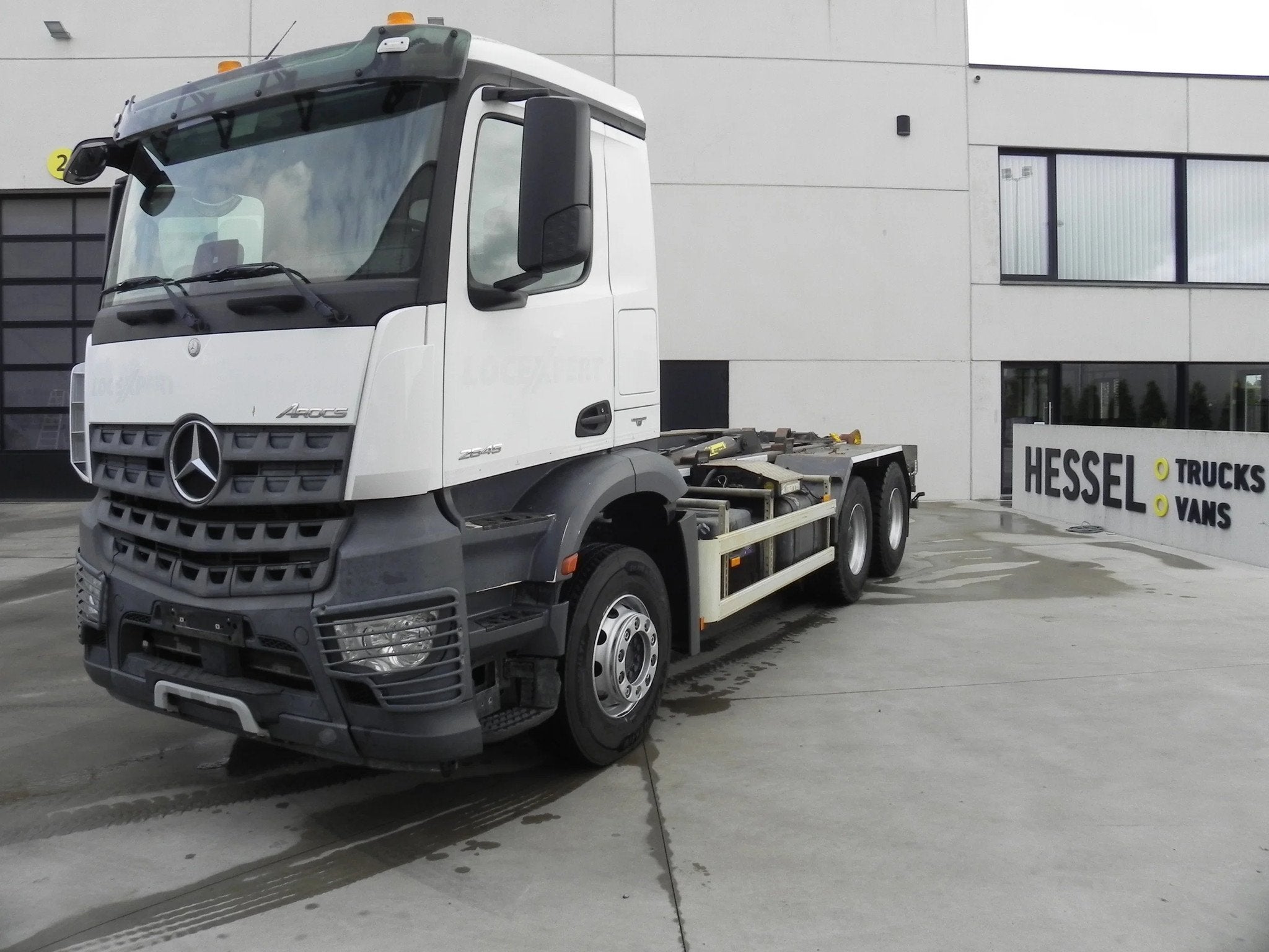 Mercedes-Benz Arocs 2645 containerhaaksysteem 6X4 met uitsch, Auto's, Automaat, Euro 6, Wit, Mercedes-Benz
