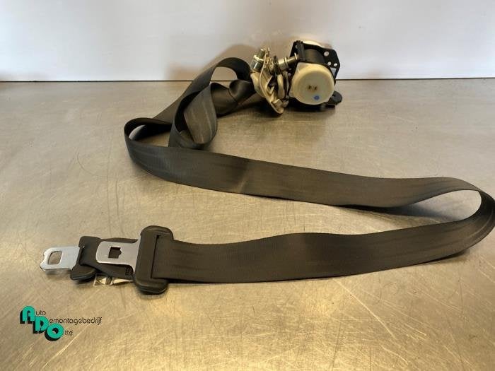 Ceinture de sécurité arrière centre d'un Subaru Justy (Ju, Subaru, -, 3 mois de garantie, Utilisé