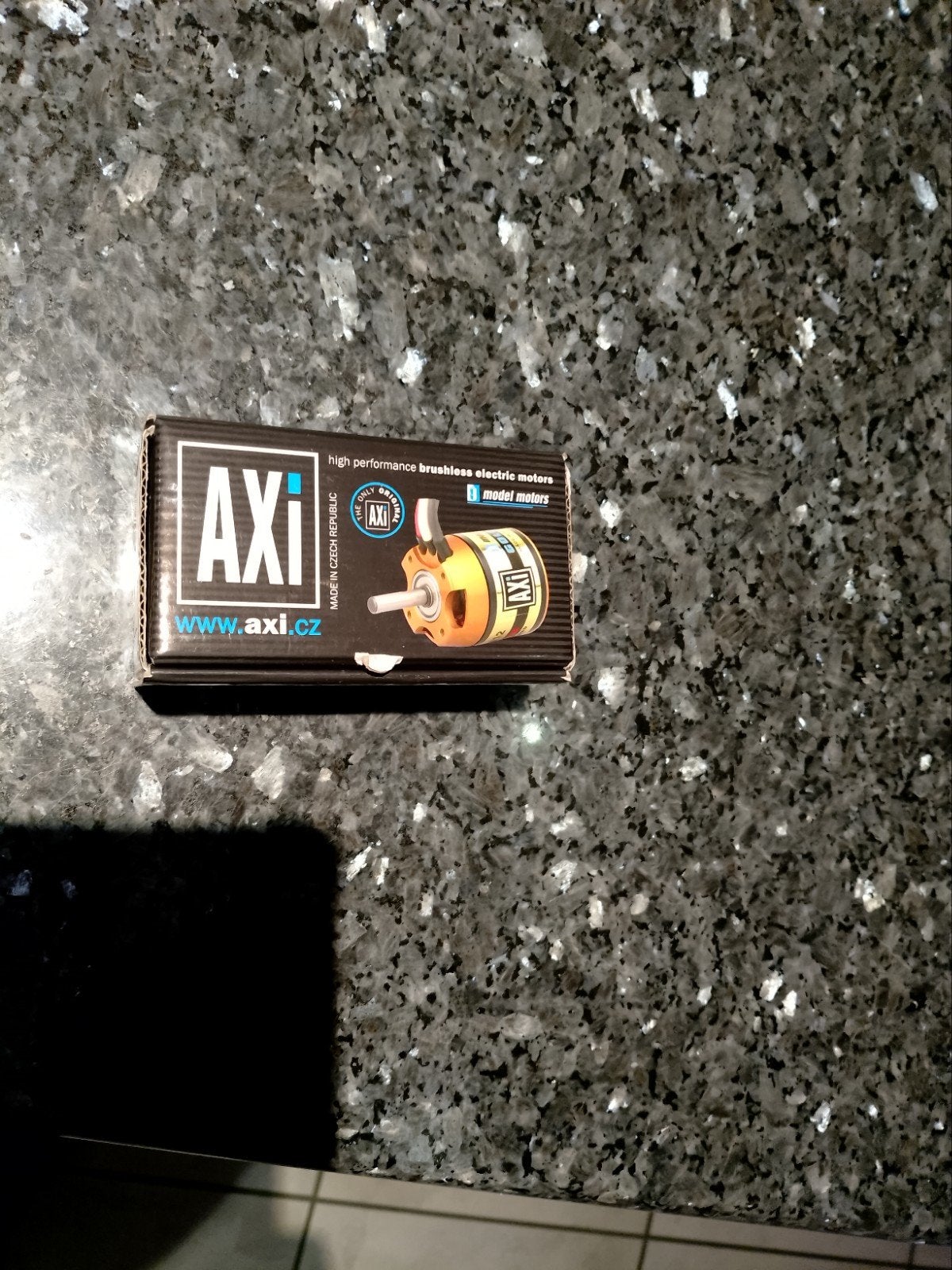 AXI 2820/20 motor (nieuw ), Ophalen of Verzenden, Nieuw